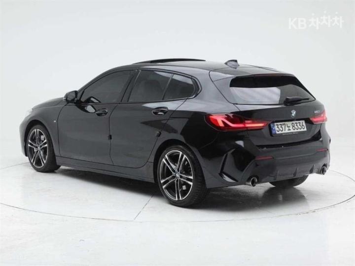 BMW 1 Series F40 120i M Sport 5