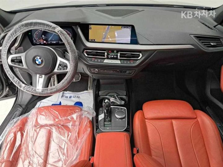 BMW 1 Series F40 120i M Sport 7