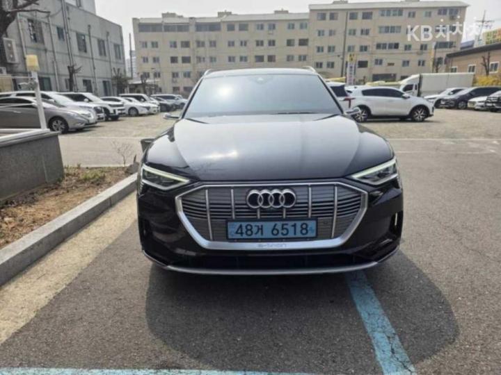 Audi e-tron 55 quattro Base Type 2