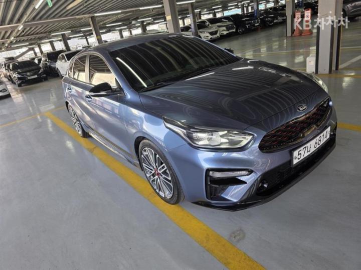 Kia K3 GT 1.6 T-GDi 5 Duo Plus 3