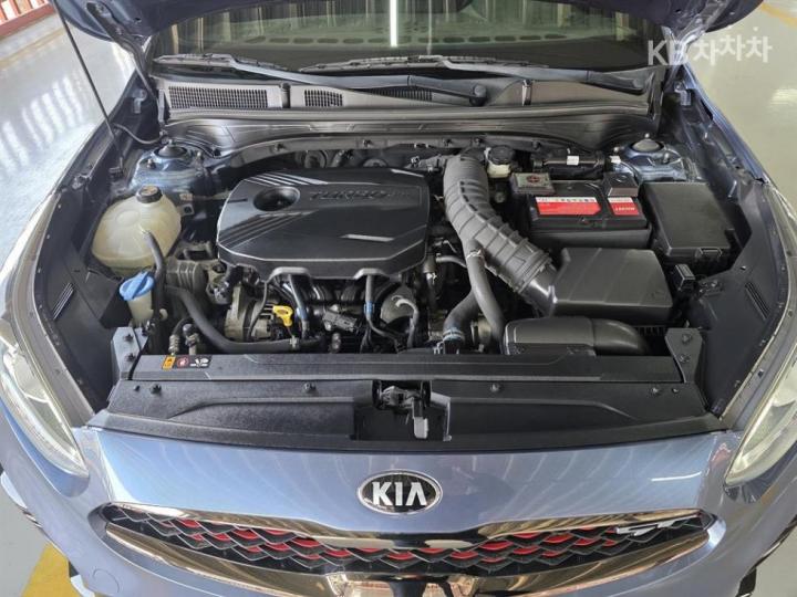 Kia K3 GT 1.6 T-GDi 5 Duo Plus 6