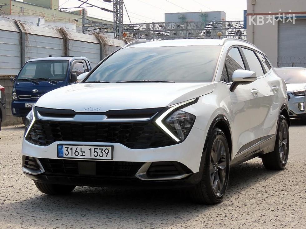 2022 - kia sportage