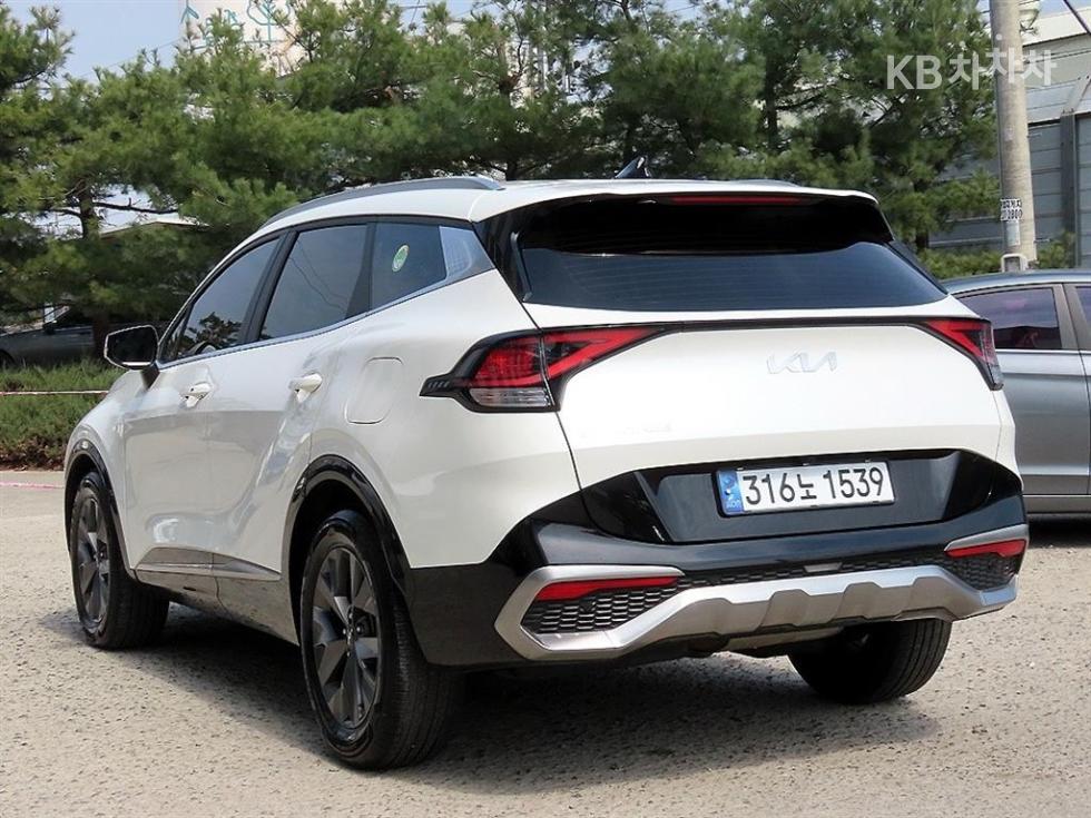 2022 - kia sportage
