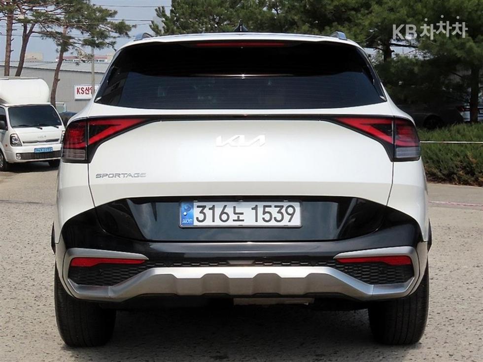 2022 - kia sportage