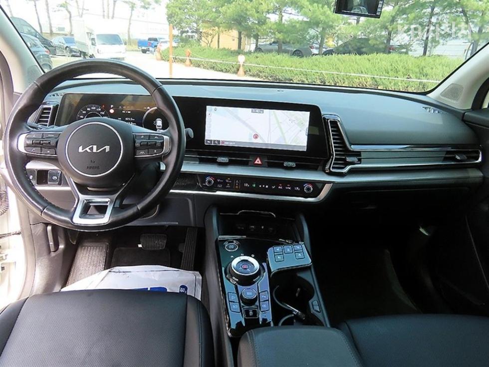 2022 - kia sportage