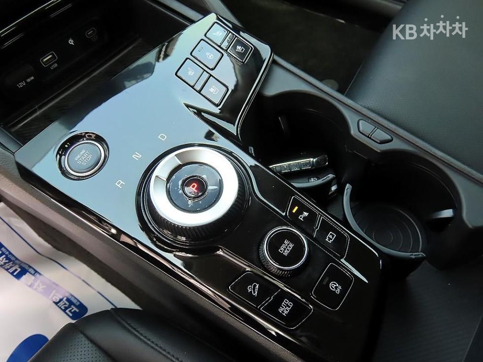 2022 - kia sportage