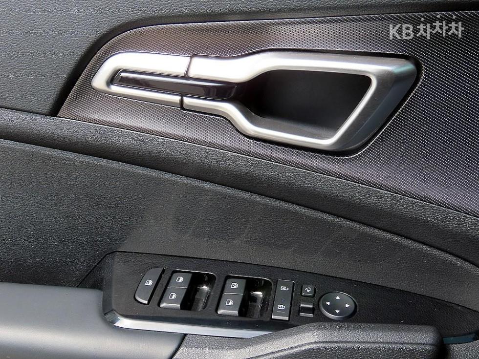 2022 - kia sportage