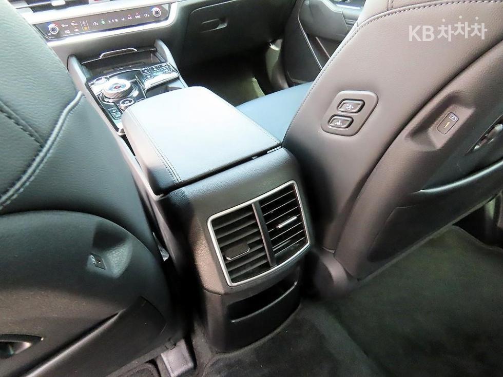 2022 - kia sportage