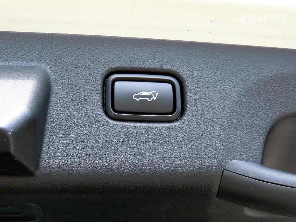 2022 - kia sportage