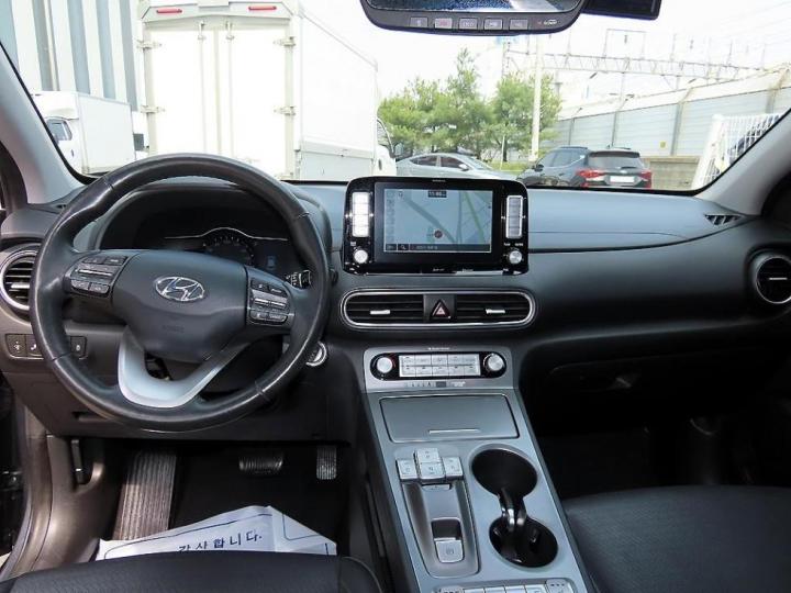 Hyundai Kona Electric Premium 8
