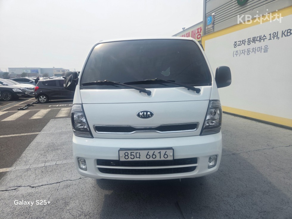 2020 - kia bongo iii