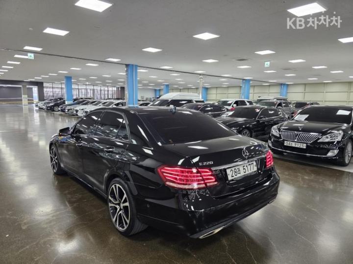 Mercedes-Benz E-Class New E220 BlueTEC Avantgarde Sport W212 5