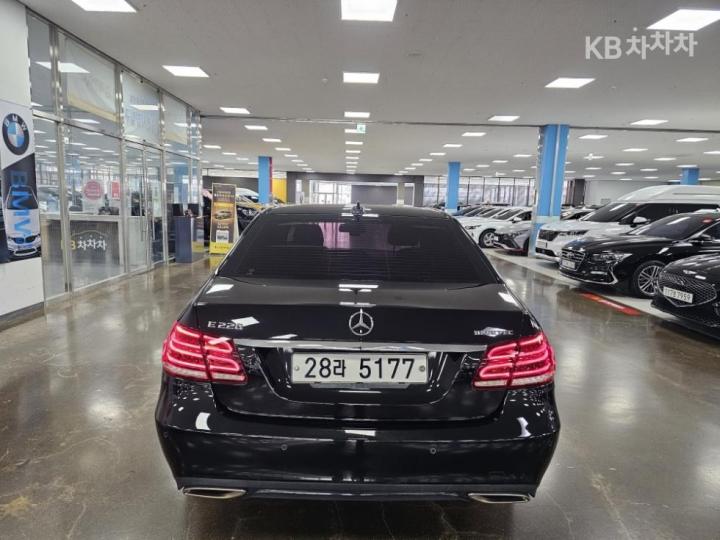 Mercedes-Benz E-Class New E220 BlueTEC Avantgarde Sport W212 6