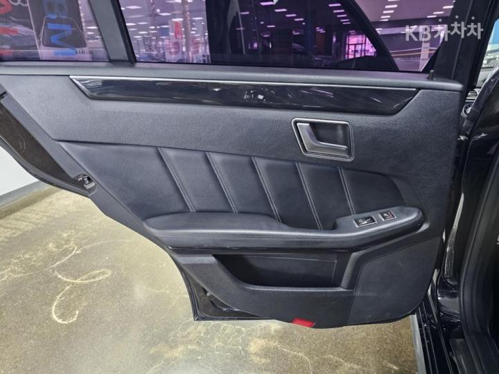 Mercedes-Benz E-Class New E220 BlueTEC Avantgarde Sport W212 10