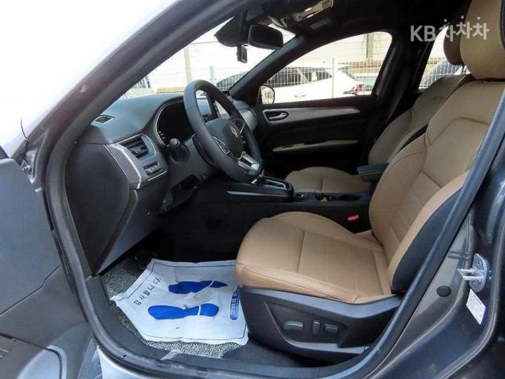 Renault Arkana 1.6 GTe Iconic 8