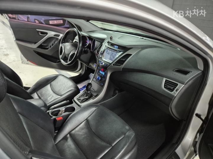 Hyundai Avante 1.6 VGT Modern Base Type 8