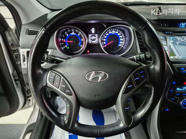 Hyundai Avante 1.6 VGT Modern Base Type 10