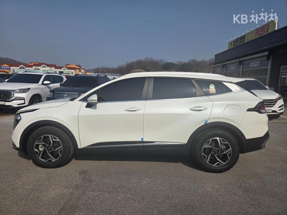 2022 - kia sportage