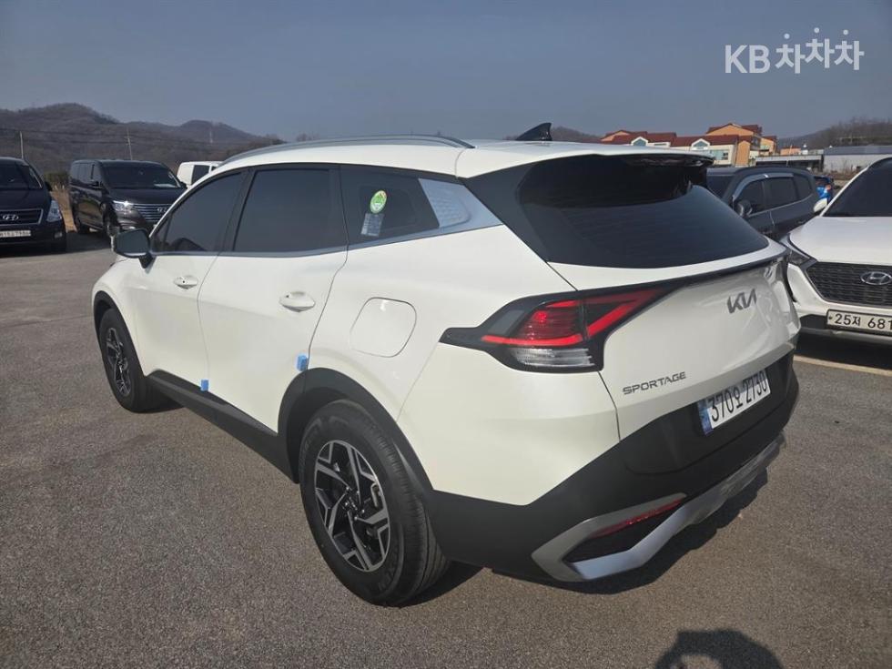 2022 - kia sportage