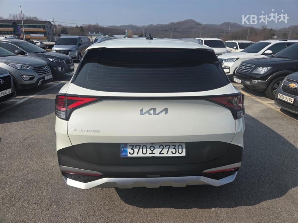 2022 - kia sportage