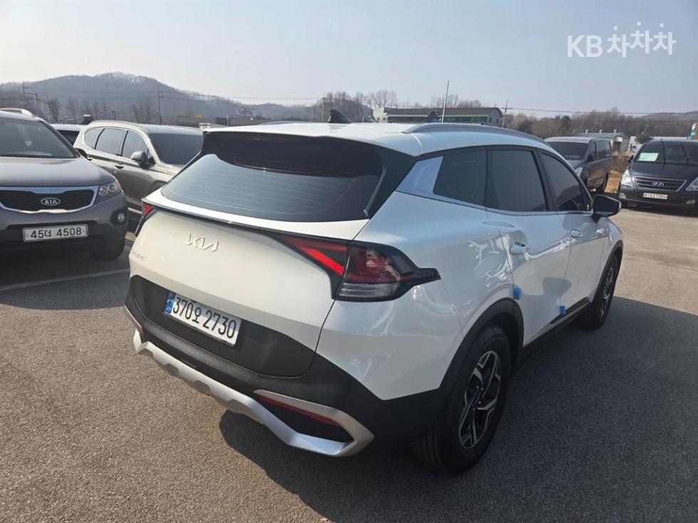 2022 - kia sportage