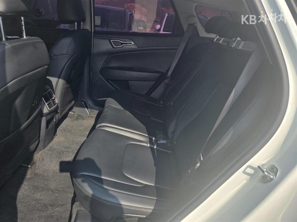 2022 - kia sportage