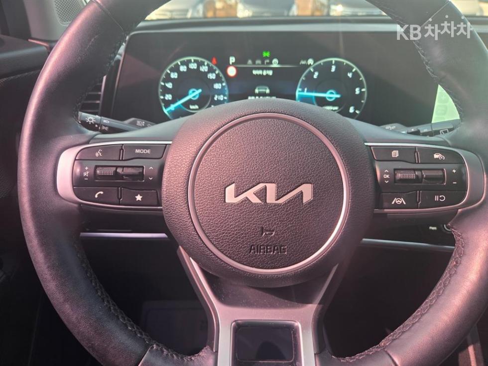 2022 - kia sportage