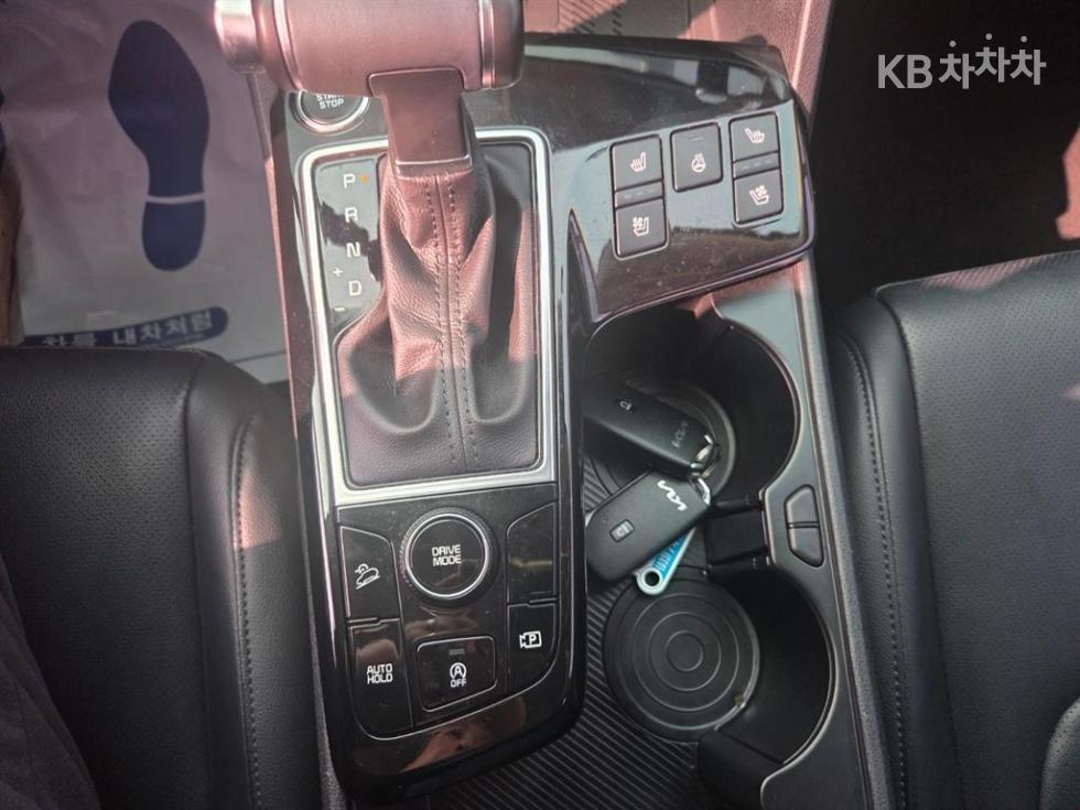 2022 - kia sportage