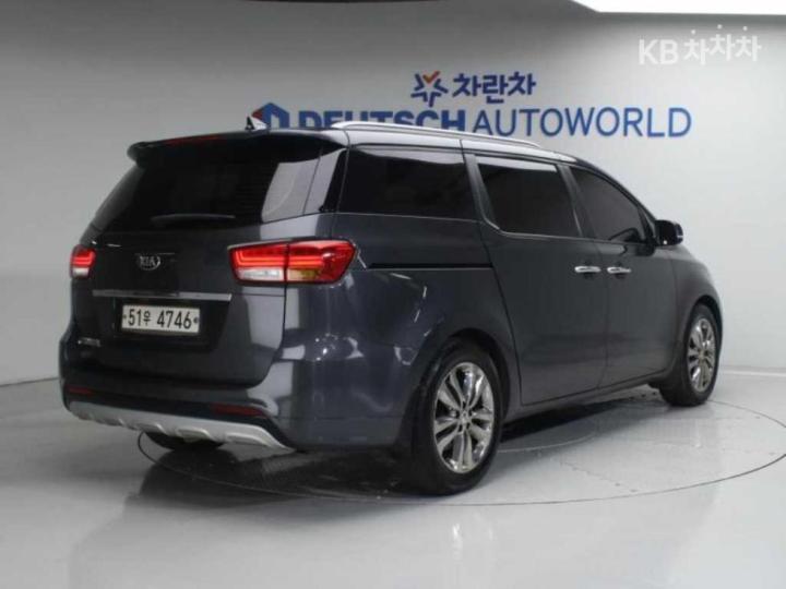 Kia Carnival 2.2 Diesel Prestige 3