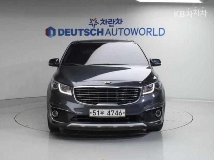 Kia Carnival 2.2 Diesel Prestige 4