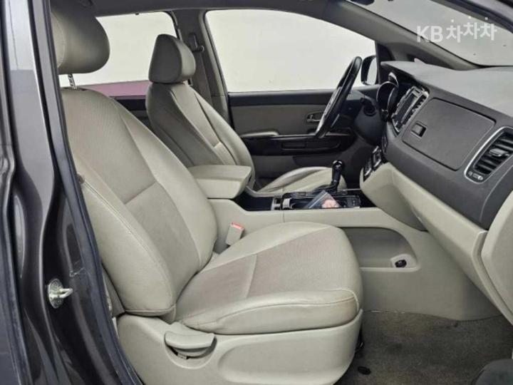 Kia Carnival 2.2 Diesel Prestige 10