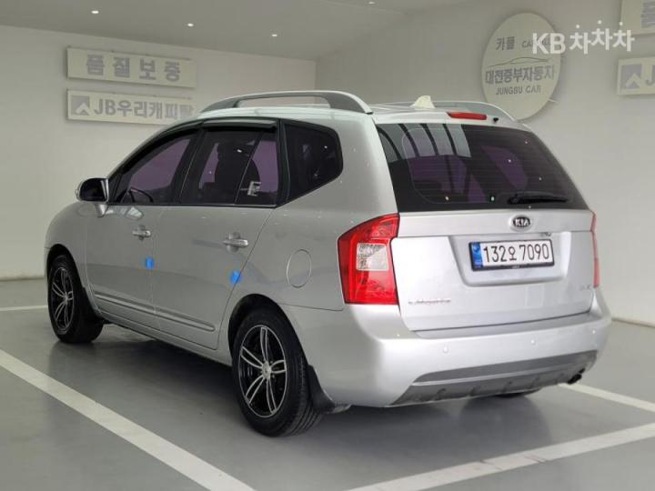 Kia Carens New 2.0 LPI GLX Premium Type 7