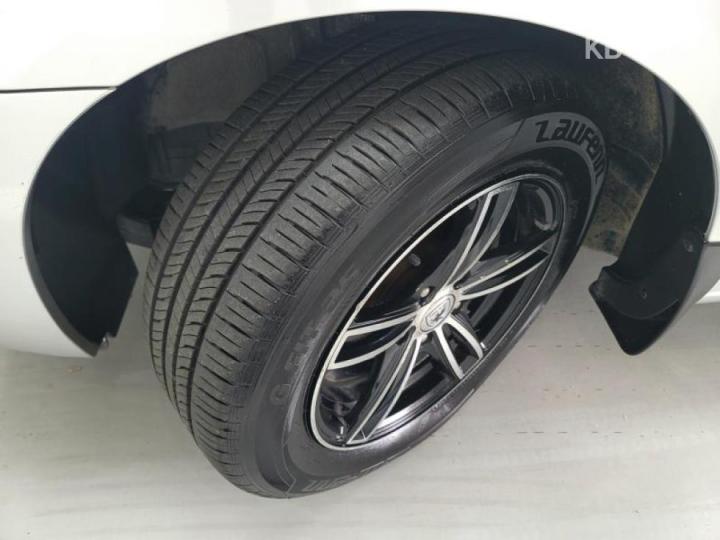 Kia Carens New 2.0 LPI GLX Premium Type 9