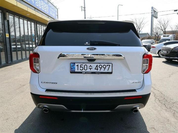 Ford Explorer Gasoline Turbo 2.3 AWD Limited 5