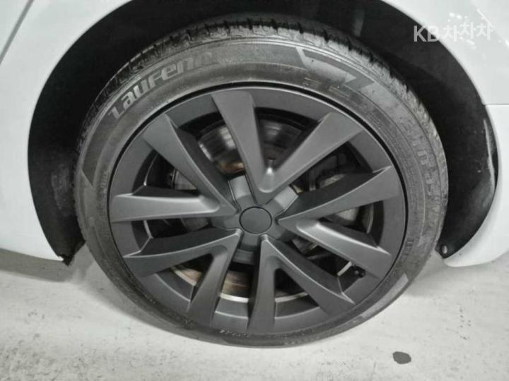 Tesla Model 3 Standard Range Plus 6