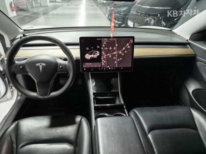 Tesla Model 3 Standard Range Plus 8