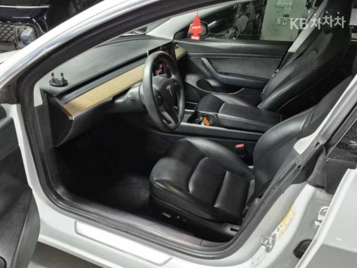 Tesla Model 3 Standard Range Plus 9