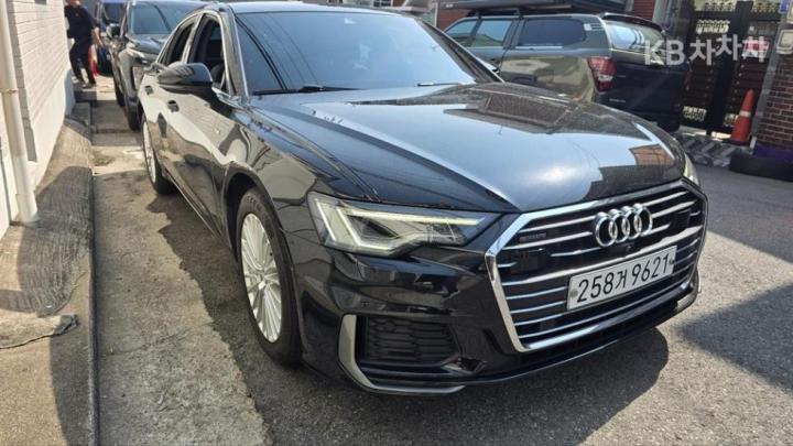 Audi A6 C8 45 TFSI Premium 4