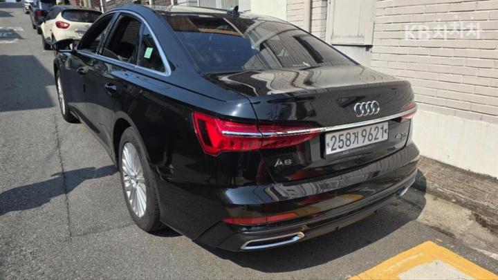 Audi A6 C8 45 TFSI Premium 5