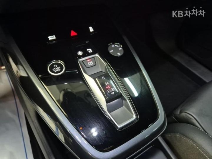 Audi Q4 e-tron 45 Sportback Premium 9