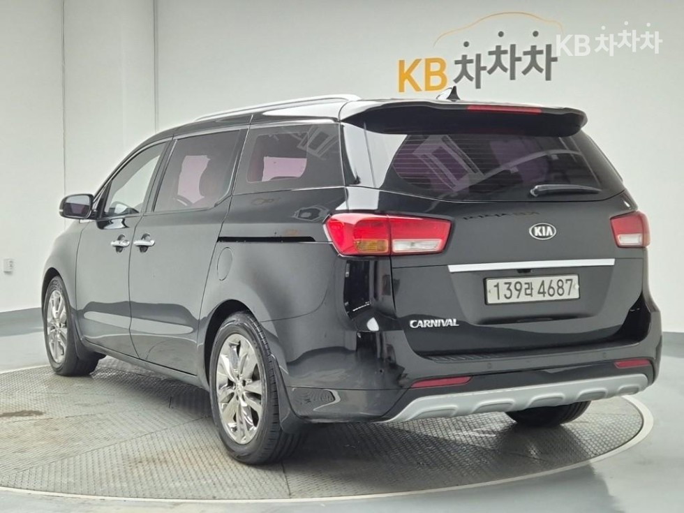 2018 - kia carnival