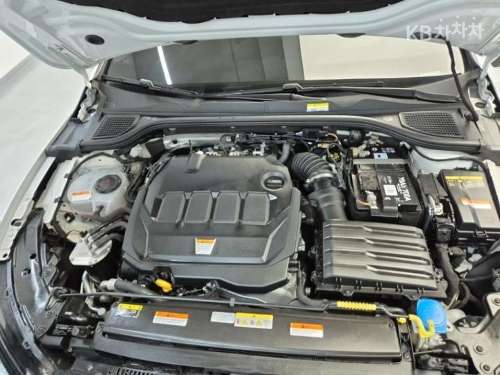 Volkswagen Golf The 8 MK8 2.0 TDI Prestige 6