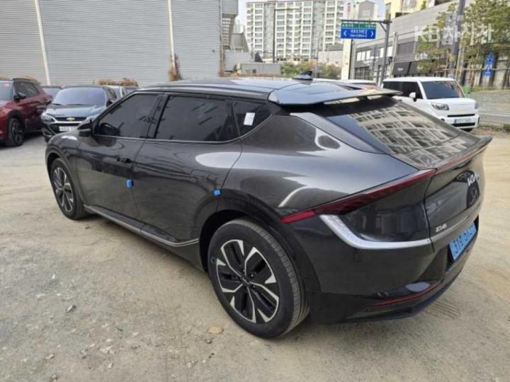 Kia EV6 Standard 4WD Earth 5