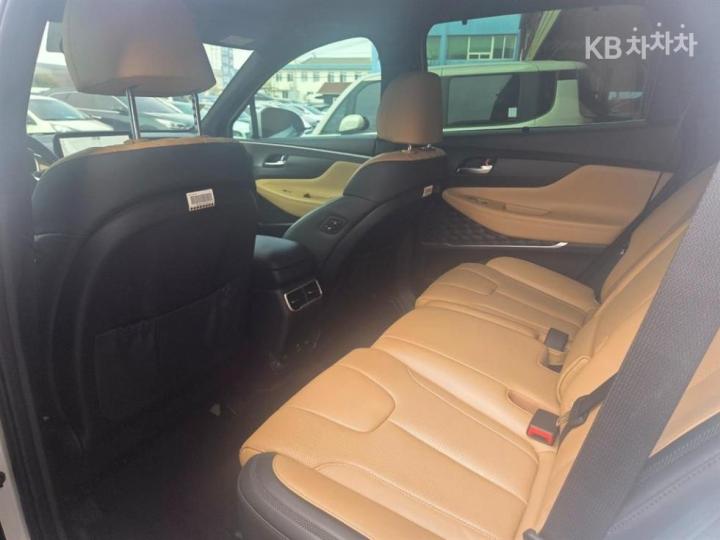 Hyundai Santa Fe TM Hybrid 1.6 HEV 2WD Calligraphy 7