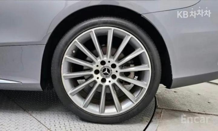 Mercedes-Benz C-Class C200 Cabriolet 3