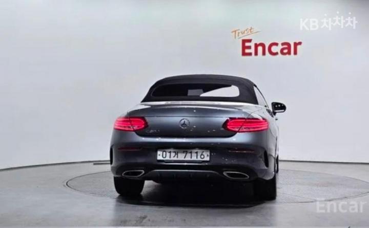 Mercedes-Benz C-Class C200 Cabriolet 4