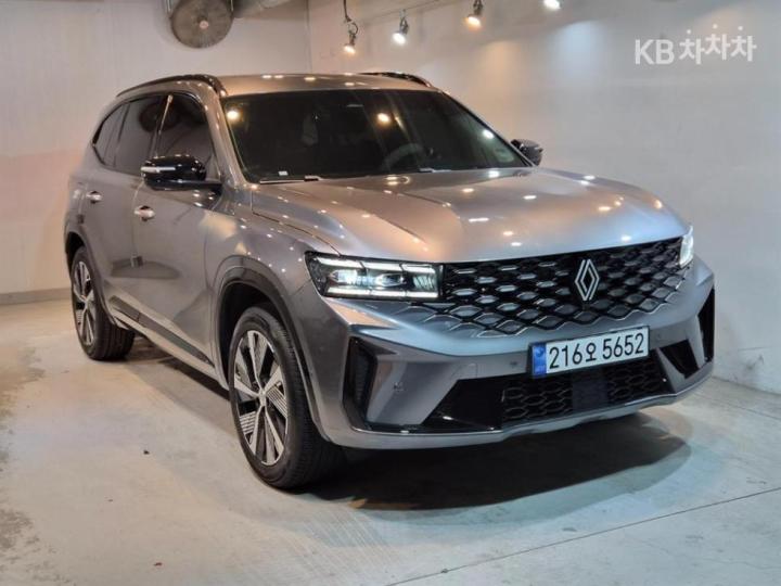 Renault Koleos E-Tech Hybrid Iconic 3