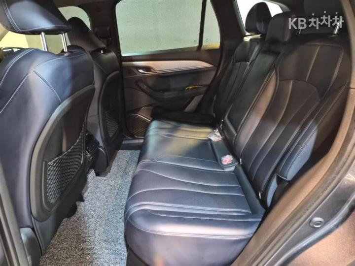 Renault Koleos E-Tech Hybrid Iconic 9