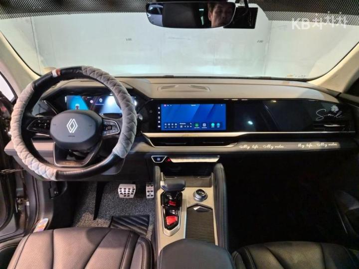 Renault Koleos E-Tech Hybrid Iconic 10