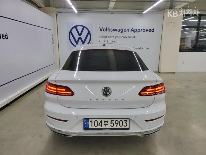 Volkswagen Arteon 2.0 TDI Elegance Premium 4